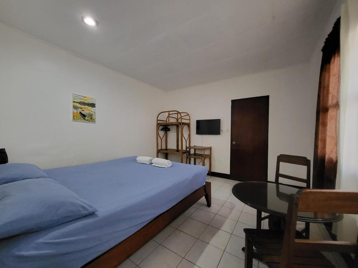 Ayahay Sa Matutina Hotel Puerto Princesa Habitación foto